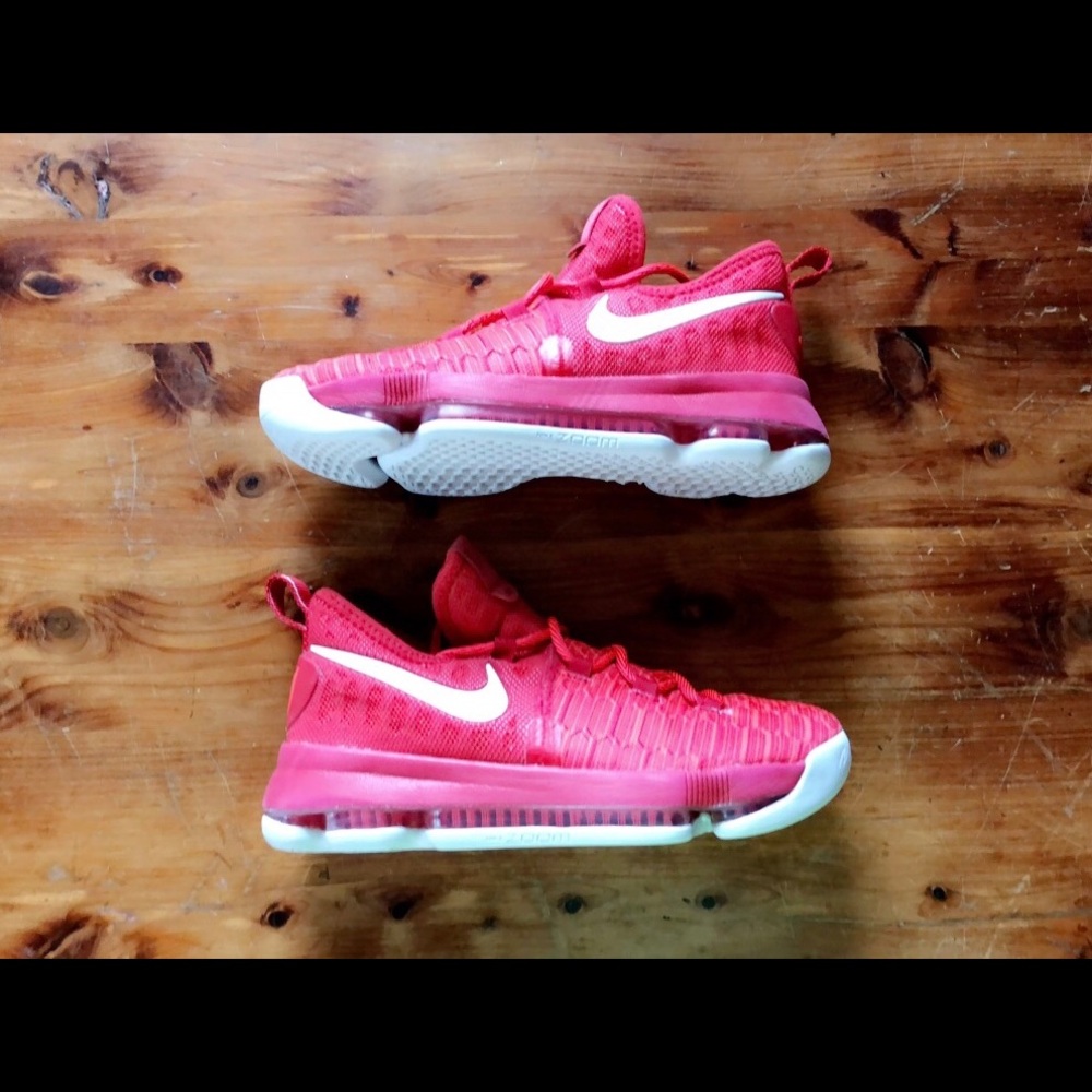 EUC Nike Kd 9 Basketball Shoes